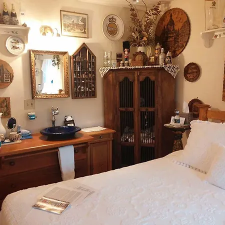 Oasis Bed And Breakfast-2